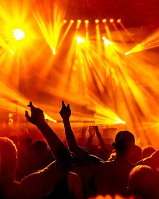 Live concert by Chris Shinn