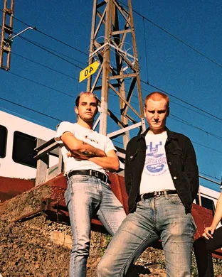 Amyl and The Sniffers